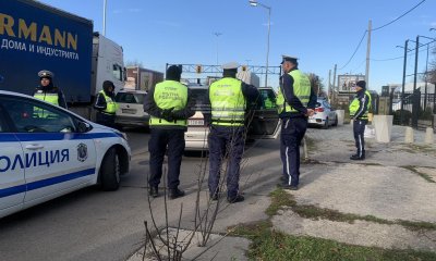 13 нелегални мигранти бяха задържани на входа на София при