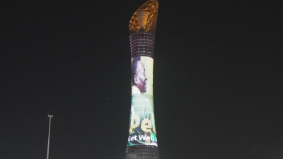 Ликът на Пеле с пожелание за бързо оздравяване се появи върху най-високата сграда в Катар