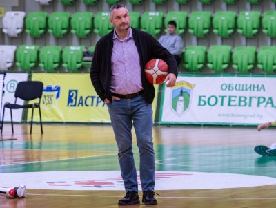 Президентът на действащия баскетболен шампион на България Балкан Ботевград Михаил