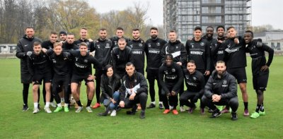 Представителният отбор на Локомотив Пловдив проведе последното си занимание за