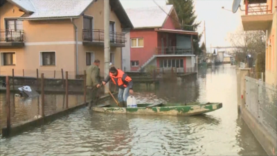 Проливни дъждове предизвикаха наводнения в Босна и Херцеговина Няколко села са