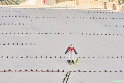 Владимир Зографски взе точки за Световната купа по ски скок