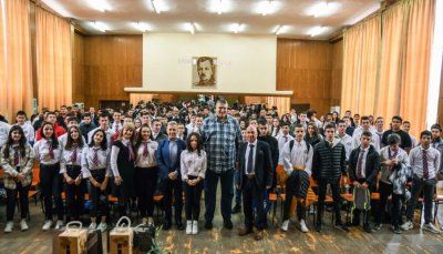 Любомир Ганев и Белчо Горанов се срещнаха с ученици от Сопот