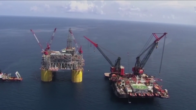 От днес влиза в сила ценовият таван върху вноса на руски суров петрол, превозван по море