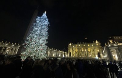 Коледният дух вече владее и Ватикана.На площад 