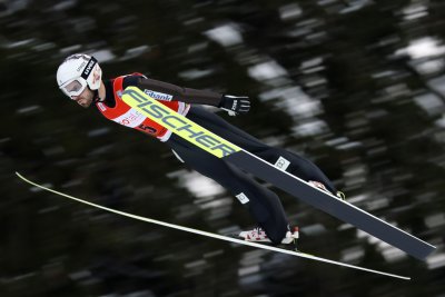 Българският ски скачач Владимир Зографски завърши 41 ви в старта за