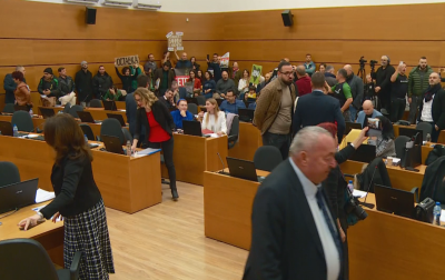 Отново напрежение в пловдивския Общински съвет Протестиращите поискаха оставката на