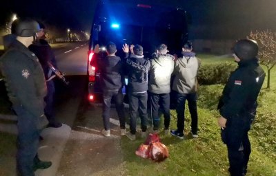 При мащабна полицейска акция в Сърбия са задържани 9 членове
