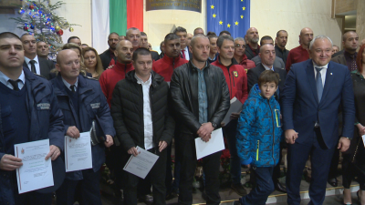 Наградиха спасителите на Сашко от Перник и над 70 полицаи и доброволци от акцията
