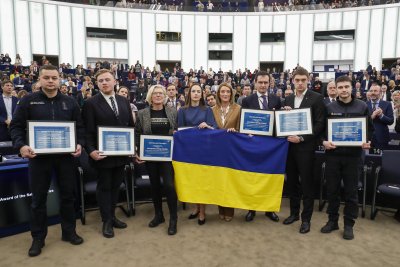 Награда за цял народ: ЕП връчи приза "Сахаров" на украинците за храбростта им