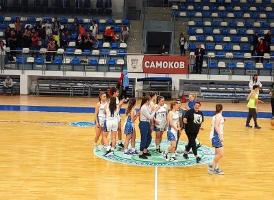 Баскетболистките на Рилски спортист се разправиха и с Локомотив София в "Арена Самоков"