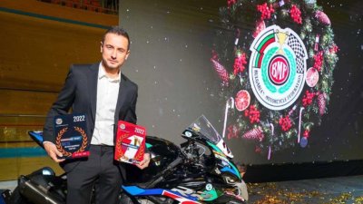 Мотоциклетистите Мартин Чой и Дани Цанков със специални награди за успехите им през 2022 г.