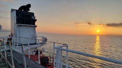Българският полярен кораб вече премина Дарданелите на път за Антарктида