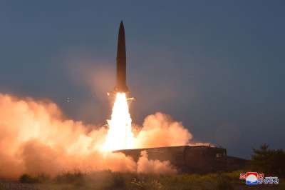 Северна Корея изстреля нови три балистични ракети