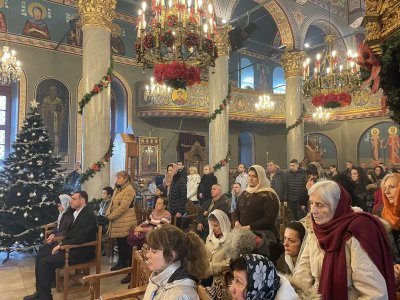 Десетки вярващи се събраха в митрополитския храм Св Марина в