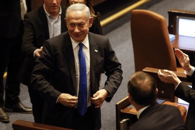Бенямин Нетаняху положи клетва като премиер на новото израелско правителство