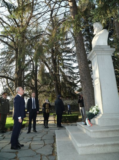 Министър председателят Гълъб Донев посети днес Калофер където участва в