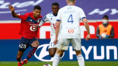 Френският футболен отбор Страсбург уволни треньора си Жулиен Стефан съобщиха