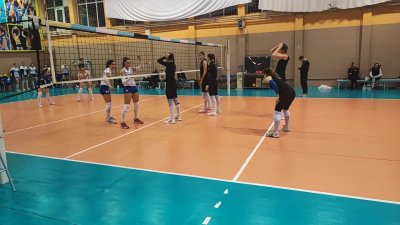 Старши треньорът на женския волейболен Марица Пловдив Борислав Крачанов изрази