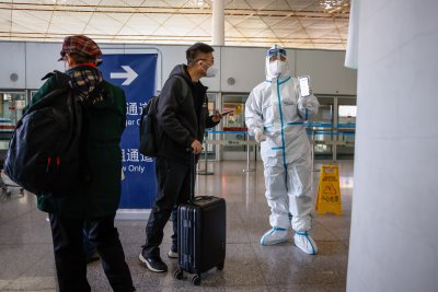 Брюксел препоръчва предварително тестване за Ковид за пътуващите от Китай