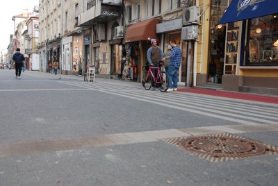 Жители на ул Шишман в София предлагат пешеходни зони да