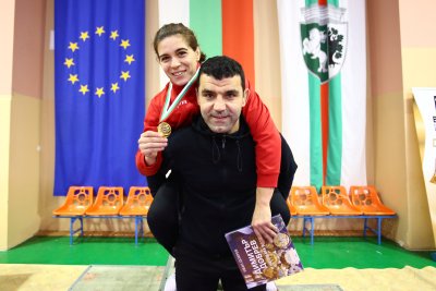 Тайбе Юсеин и Биляна Дудова спечелиха титли на Държавното първенство по борба в Сливен