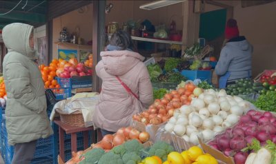 На пазар в Одеса - хората масово се запасяват с продукти от първа необходимост