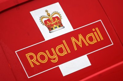 Пощенският оператор в Обединеното Кралство Poyal Mail уведомява че поради