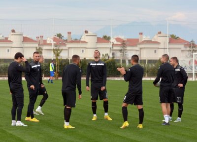 Възстановителна тренировка проведоха играчите на Славия след поражението с 1 2