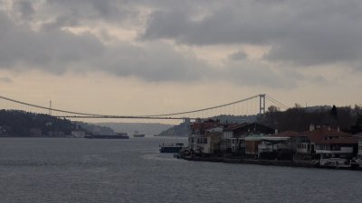 Затвориха Босфора заради заседнал товарен кораб от Украйна