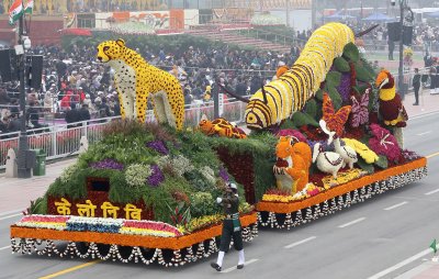 2 години по-късно: В Индия отново се провежда традиционният военен парад