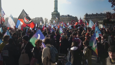 Нови протести във Франция срещу спорната пенсионна реформа два дни