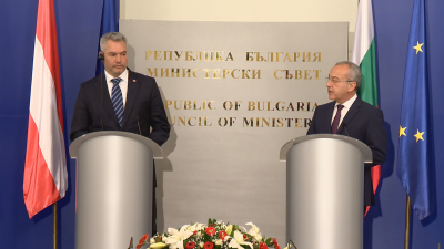 Премиерът Гълъб Донев разговаря с австрийския канцлер Карл Нехамер в