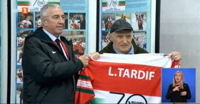Президентът на Международната хокейна федерация Люк Тардиф уважи фото изложбата