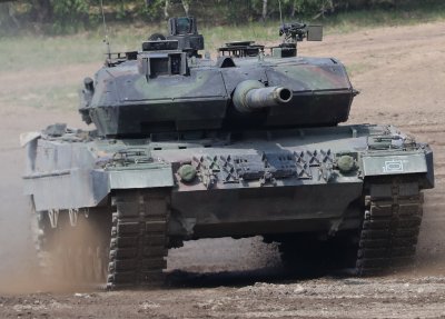 Германия потвърди че ще изпрати 14 танка Леопард 2 на