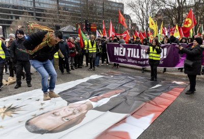 Напрежение между Швеция и Турция по време на протест
