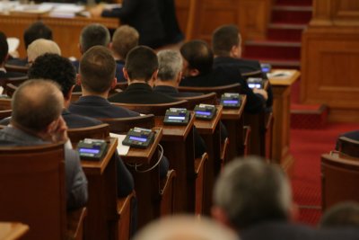 Депутатите изслушват външния министър заради побоя над Христиан Пендиков