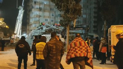 Екип на БНТ втори ден е в Адана където спасители