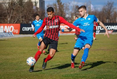 Отборът на Локомотив София постигна победа с 3 2 над втородивизионния