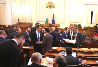 Какви бяха първите реакции в Народното събрание за кабинета "Донев 2"