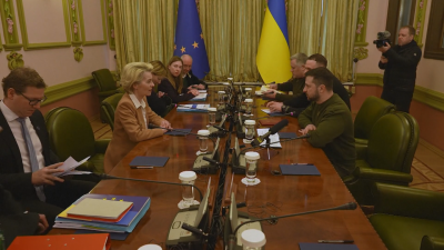 От нашия специален пратеник: Фон дер Лайен в Киев: Досега ЕС е предоставил 50 милиарда евро на Украйна