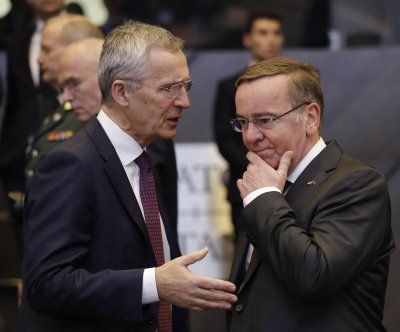 Министрите на отбраната на НАТО обсъждат в Брюксел военната помощ за Украйна