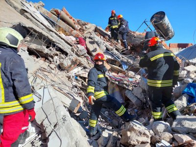 Още 20 български доброволци заминават за Турция в помощ на първия екип пожарникари