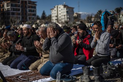 Над 43 000 са вече жертвите на земетресението в Турция