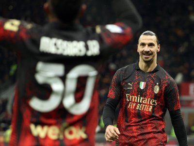 Милан победи Аталанта при завръщане на Златан Ибрахимович в игра