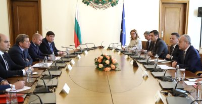 Премиерът Гълъб Донев се срещна с представители на ръководството на „Лукойл“