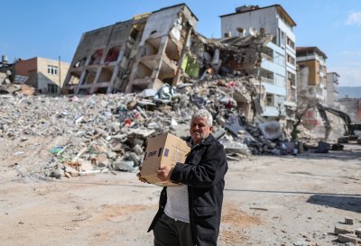 Турция пристъпва към възстановяване на домовете разрушени при катастрофалното земетресение