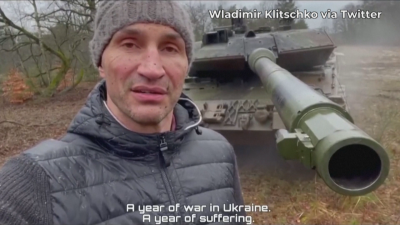 Владимир Кличко управлява лично танк "Леопард 2"