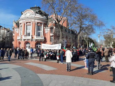 Варна почете паметта на Апостола с общоградско шествие (СНИМКИ)