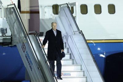 Американският президент Джо Байдън пристигна в Полша след изненадващата си